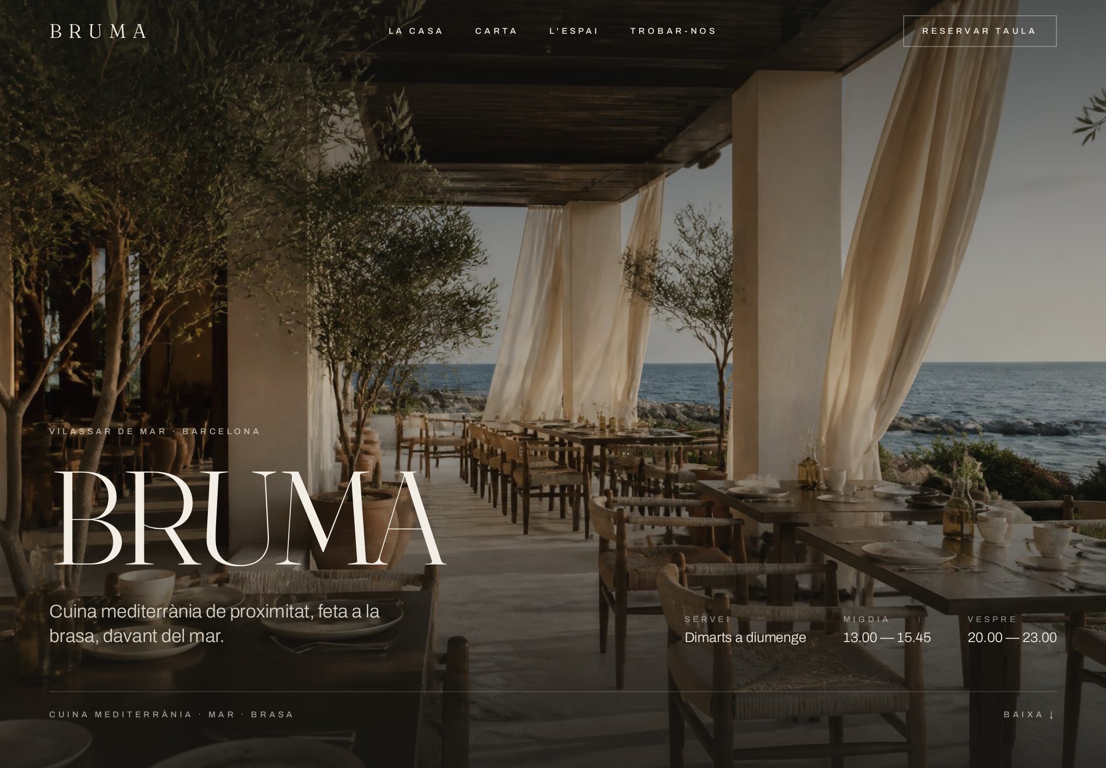 Portada de la web BRUMA con fotografía del restaurante frente al mar